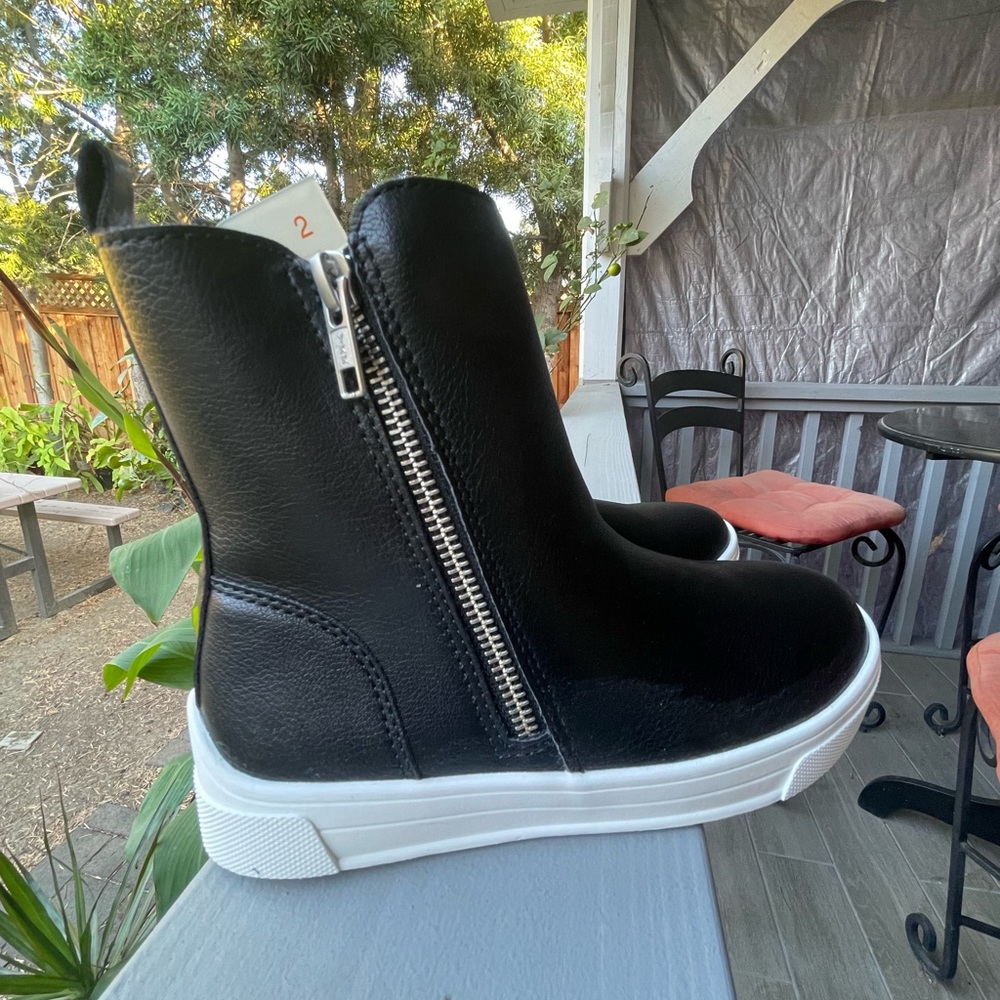 Kids shoe for girls (Boots) by Cat & Jack